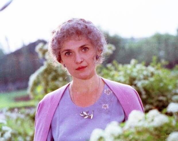 «На все воля Божья!»: как советская звезда Ольга Гобзева в 50 лет оставила кино, пережила два развода и борьбу за наследство