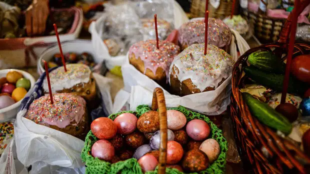 Роспотребнадзор дал рекомендации по окрашиванию яиц в преддверии Пасхи