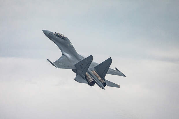 В Казахстане потерпел крушение истребитель Су-30СМ