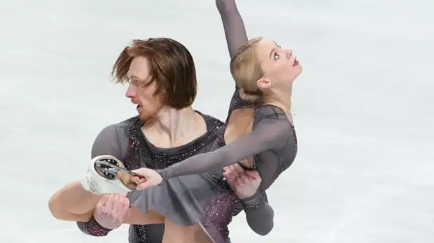 Боброва: видно, как Тарасову и Морозова федерация тянет на первую пару