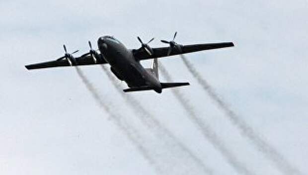 Военно-транспортный самолет Ан-12. Архивное фото