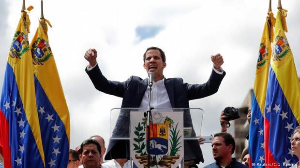 Хуан Гуайдо провозгласил себя временным президентом Венесуэлы
