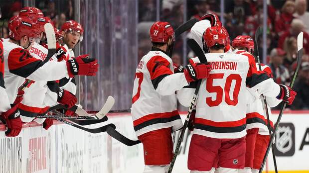 «Каролина» первой вышла в четвертьфинал Кубка Стэнли