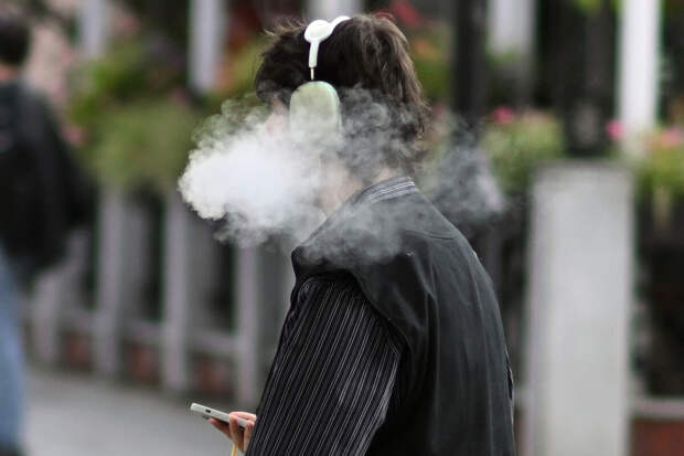 Володин: 62% россиян против сокращения расстояния от школ до табачных лавок