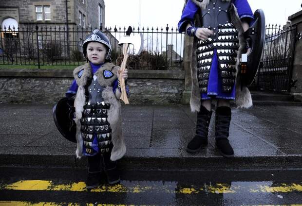UpHellyAa03 Шетландский праздник Апхеллио