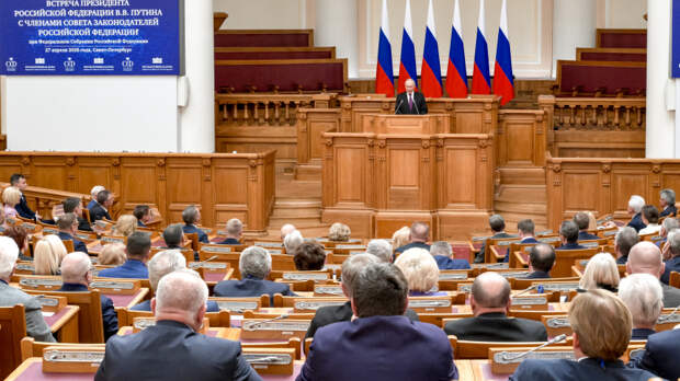 «Власть — это труд»: Путин обозначил приоритеты на Совете законодателей