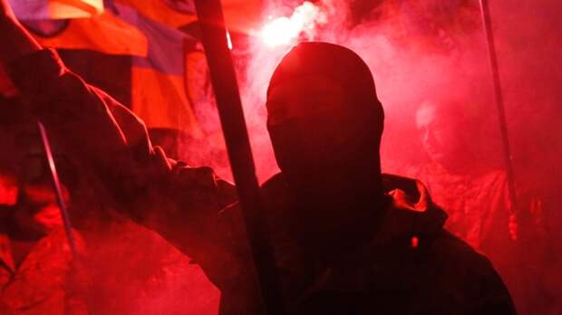 Силовики и сотники Майдана с битами и ножами устроили потасовку в Киеве