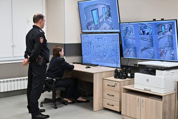 Силовикам захотели дважды в год повышать зарплату