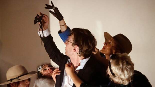 Лаборатория «Акустическая читка» Лаборатория «Акустическая читка»