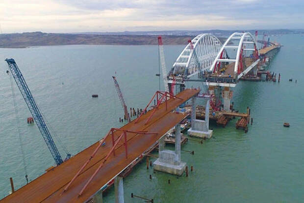 Экс-глава Генштаба ВСУ: Крымский мост уязвим для ракетных ударов