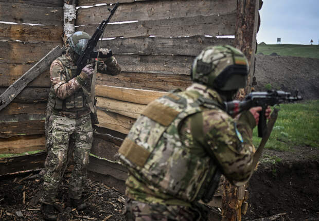 Российские войска взяли под контроль населенный пункт в зоне СВО