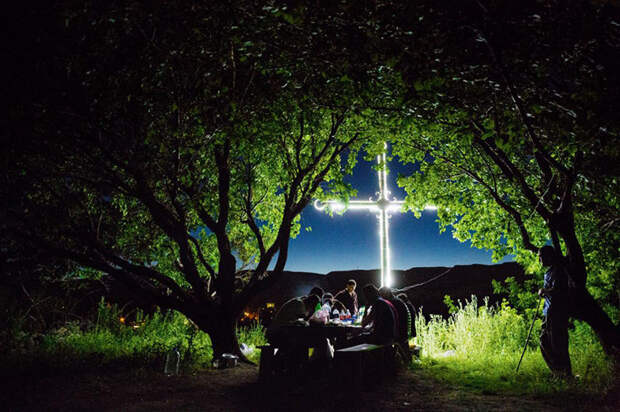 40. Вечерний пикник под абрикосовыми деревьями, Багаран, Армения national geographic, журнал, мир, фотография