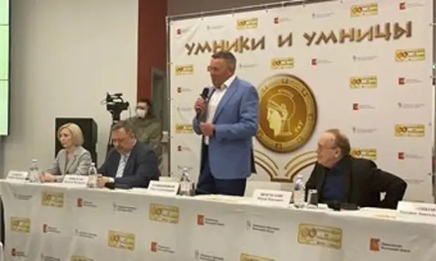 Юрий Вяземский лично судил школьников Череповца в финале "Умников и умниц Вологодчины"