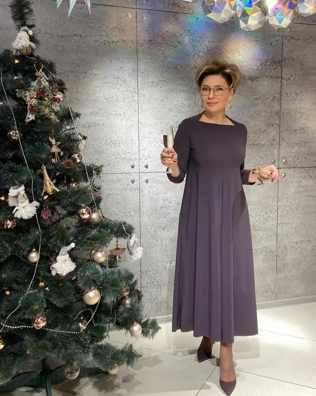 3 стройнящие модели платьев для женщин 50+ - Секреты стиля - 21 января ...