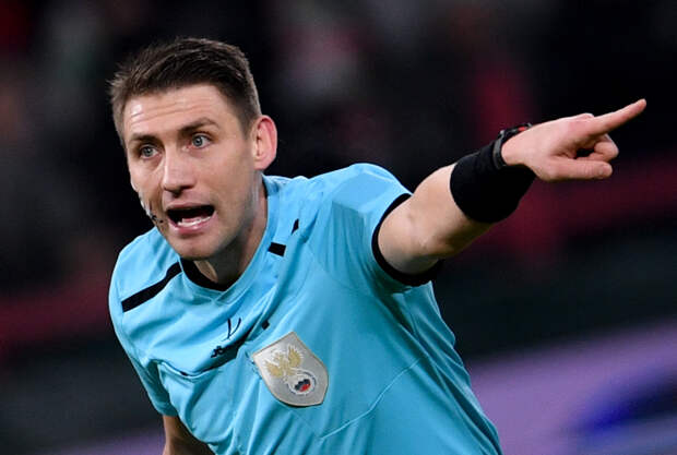 Девять футбольных судей попали под уголовное преследование