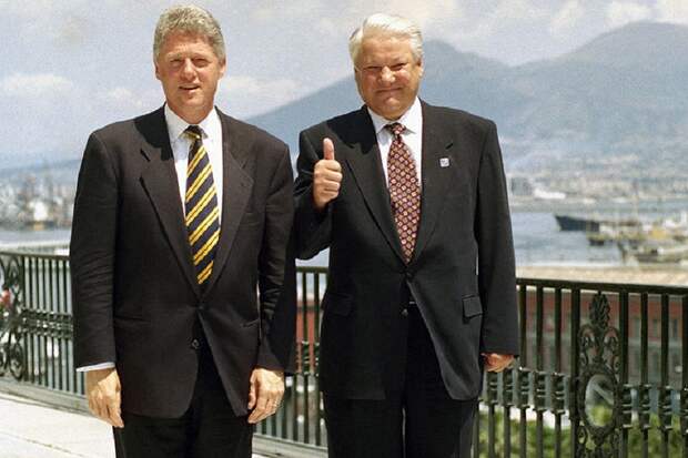 Ельцин в своё время отчитался Клинтону о Путине и Крыме
