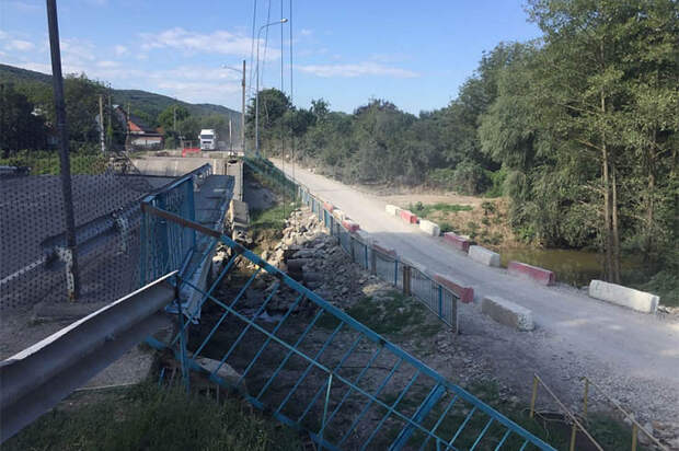 В Северском районе вскоре восстановят мост между Ильским и Дербентской