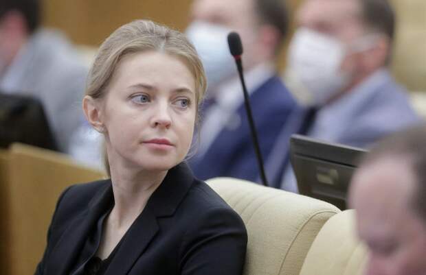 Действующий советником генпрокурора РФ Наталья Поклонская, известная в Сети, как «няшный» прокурор, вышла из медийной тени и заявила, что никогда не откажется от своей украинской национальности.-2
