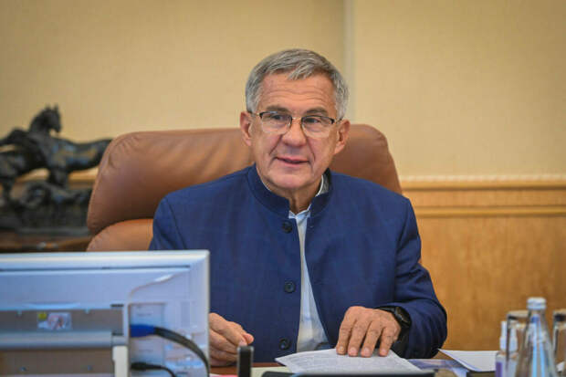 Минниханов показал видео награждения бойцов в преддверии 23 Февраля