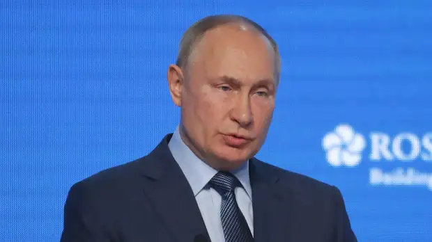 Путин: США совершают ошибку, используя доллар в качестве санкционного инструмента