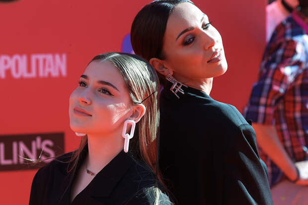 Как живет уехавшая в США после грандиозного скандала дочь Алсу Микелла