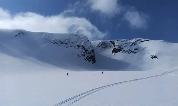 Научная экспедиция повторно исследует самый крупный ледник на Полярном Урале