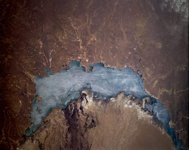 Как китайцы хотят выпить крупнейшее озеро Средней Азии