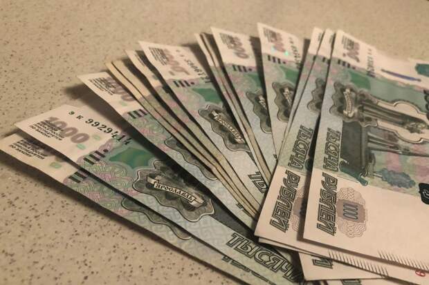 Россиянам советуют запасаться наличными: в чём дело