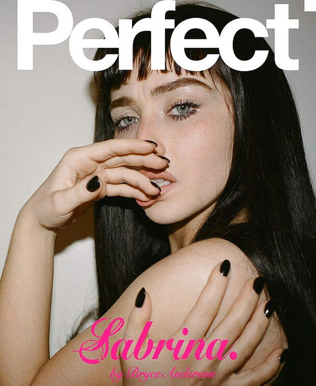 Певица Сабрина Карпентер снялась с длинными темными волосами