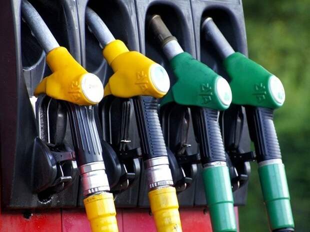Власти разъяснили новый механизм цен на бензин