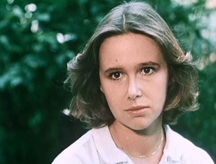 Евгения Симонова в фильме *Контрольная по специальности*, 1981 | Фото: kino-teatr.ru Евгения Симонова в фильме *Контрольная по специальности*, 1981 | Фото: kino-teatr.ru