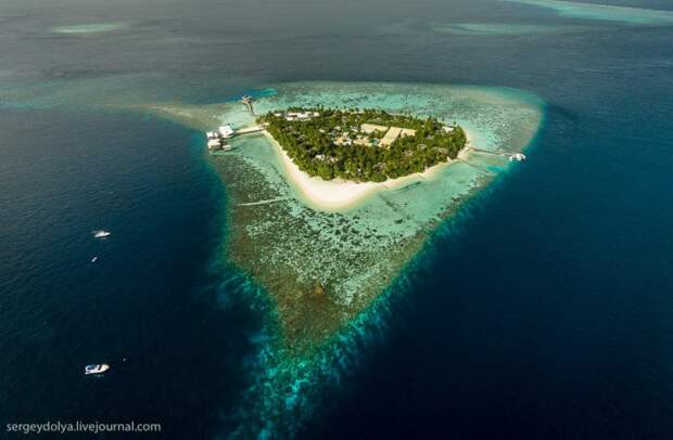 Maldives01 800x525 Мальдивы с высоты птичьего полета