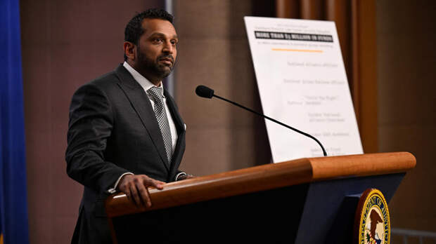 Белый дом раскрыл отношение Трампа к главе ФБР на фоне слухов о его алкоголизме