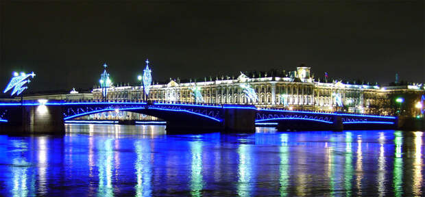 мост светится ночью