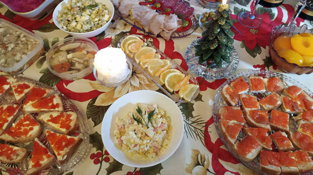 Голодать не нужно: как избежать переедания в новогодние праздники
