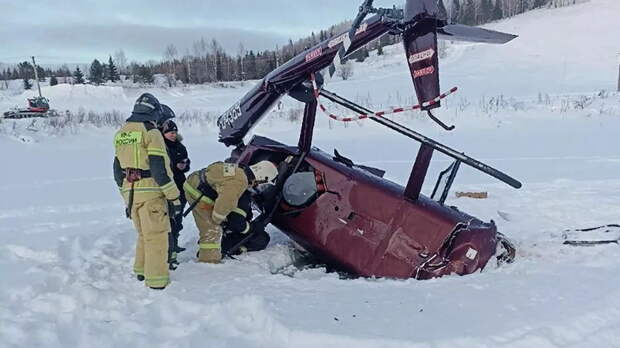 Кадры крушения вертолета в Пермском крае появились в интернете