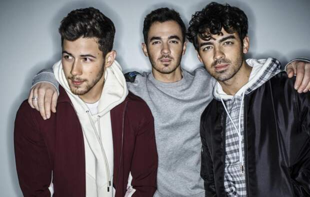 Вся правда от Ника Джонаса. Музыкант признался, что группа Jonas Brothers распалась по его вине