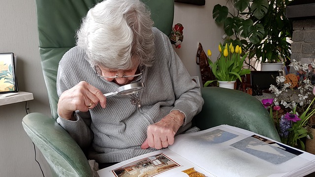 elderly-3282517_640.jpg