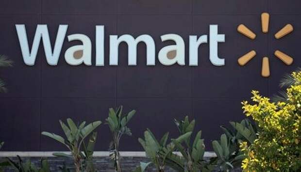 Логотип Walmart на магазине компании в Розмиде, Калифорния, США, 11 июня 2020 года. REUTERS/Mario Anzuoni