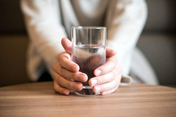 Технолог воды Манаенко назвала самообман причиной набора веса от воды