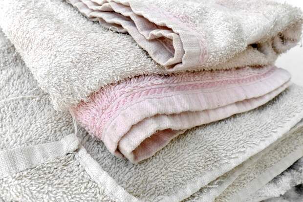 Врач предупредил любителей вытираться чужим полотенцем о рисках для здоровья