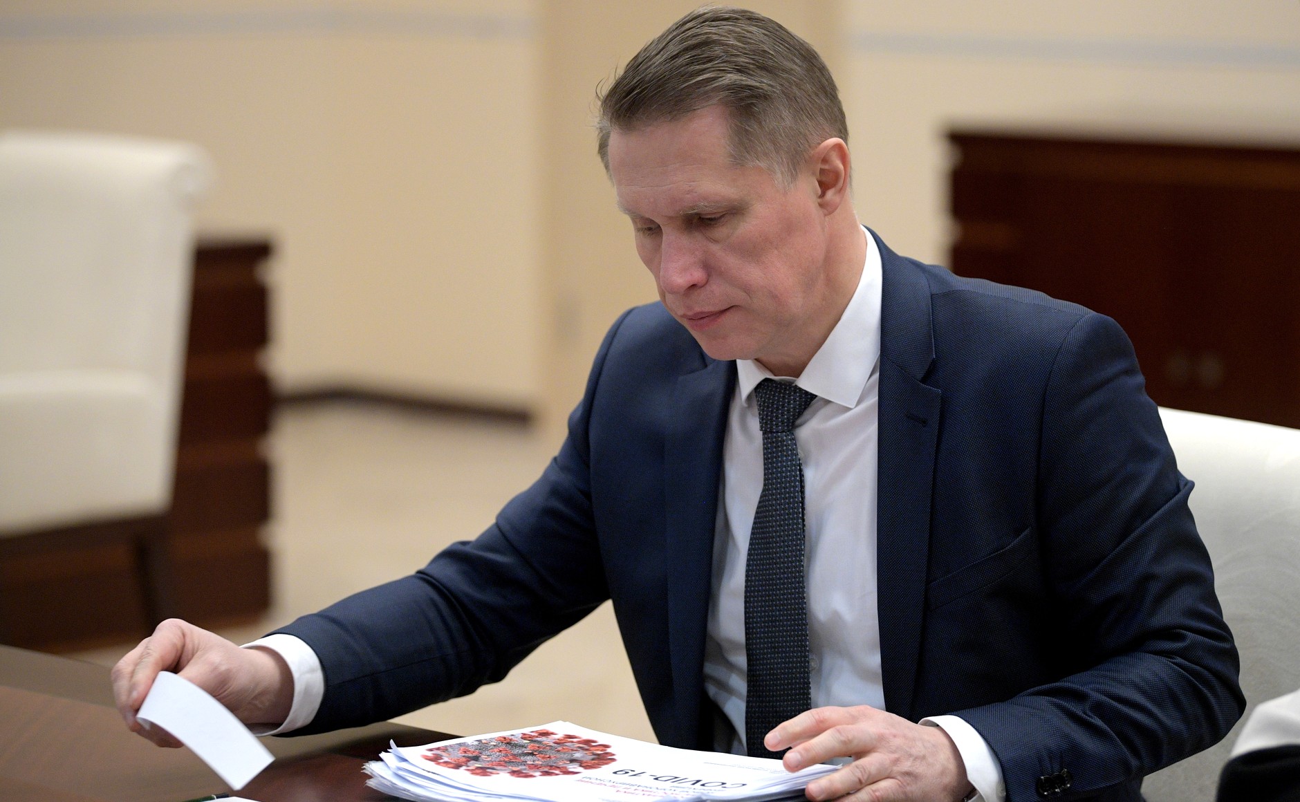 Мурашко назвал срок сохранения иммунитета у переболевших COVID-19