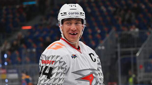 Шарипзянов стал лидером сезона КХЛ по двум статистическим показателям