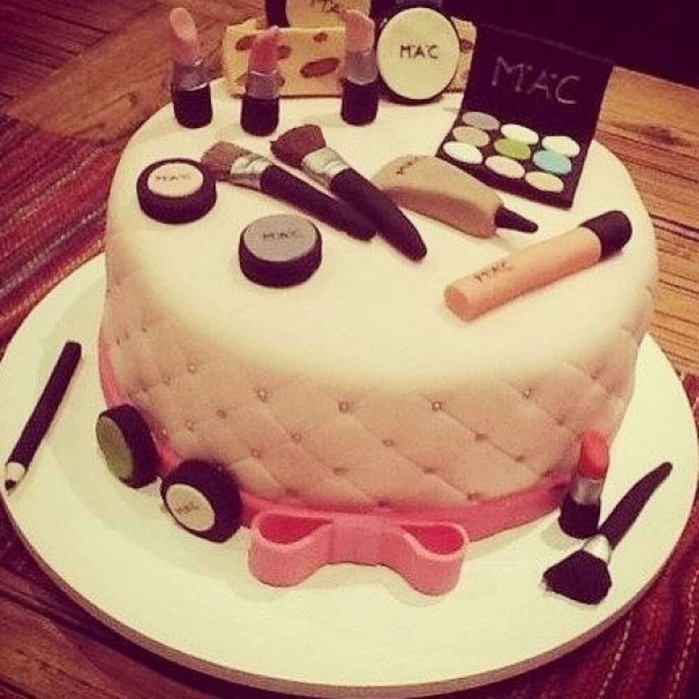Торт для визажиста на день рождения