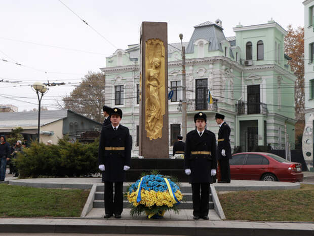 В Одессе почтили память жертв голодоморов В Одессе почтили память жертв голодоморов