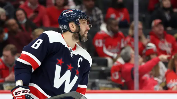 Овечкин выложил видео прогулки с собакой, хотя должен находиться на карантине