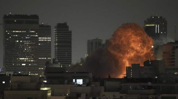 У Трампа осталось три хода: один из них станет роковым. Мир затаил дыхание