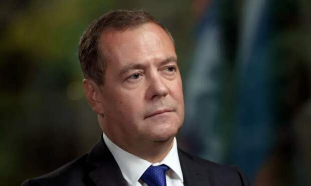 Медведев: Россия продолжит наступление при отказе Украины от мира