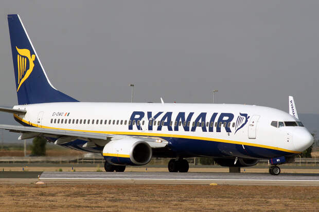Посадивший самолет Ryanair диспетчер покинул Белоруссию