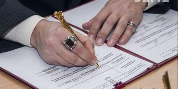 «Развели вас, а делить будут всё»: адвокаты предупредили, как банкротство одного супруга может оставить семью без квартиры и машины